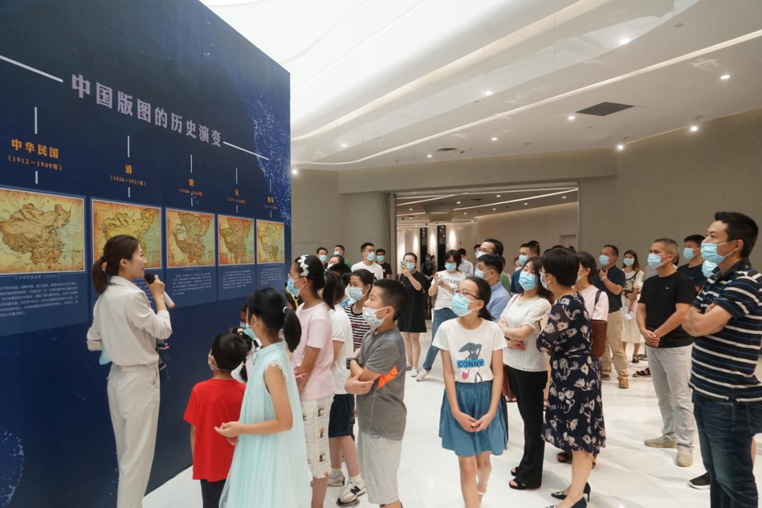 寧波市測繪與地理信息學會開展測繪法宣傳展覽暨無人機親子飛行活動